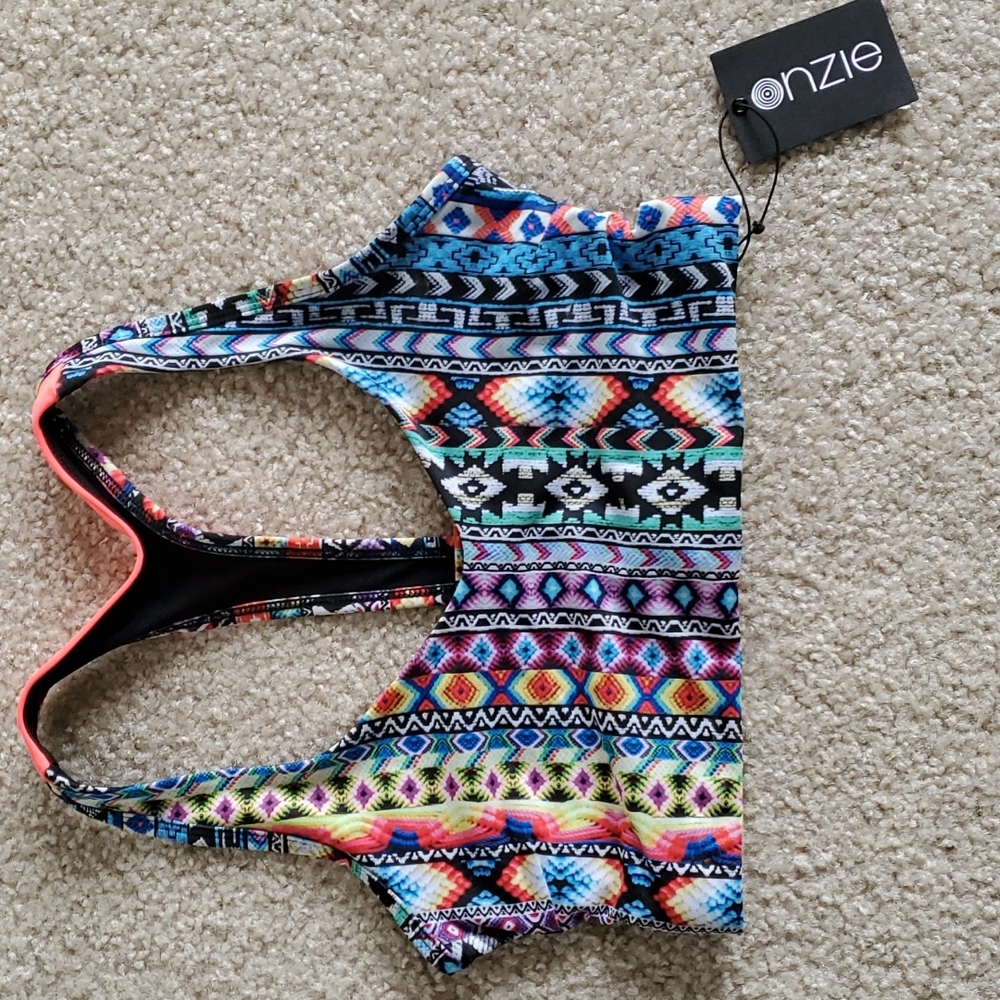 Onzie friendship print sports bra size medium nwt